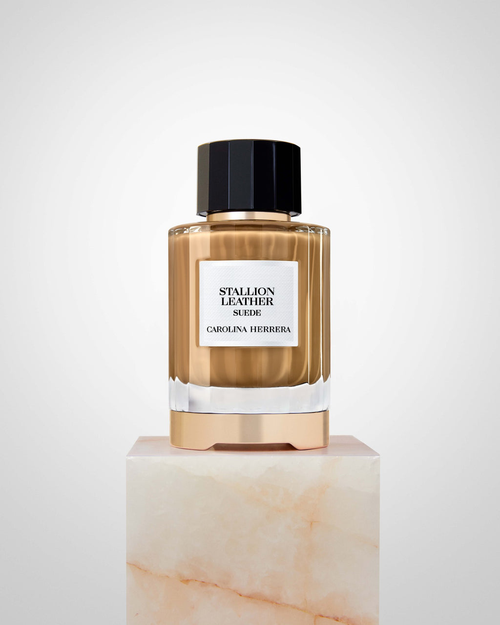 Carolina Herrera Stallion Leather Suede — foto oficial 2